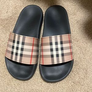 Burberry slides size 38